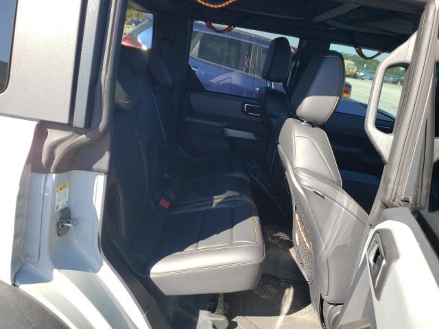 1FMEE5DP2NLB19908 Ford Bronco Base