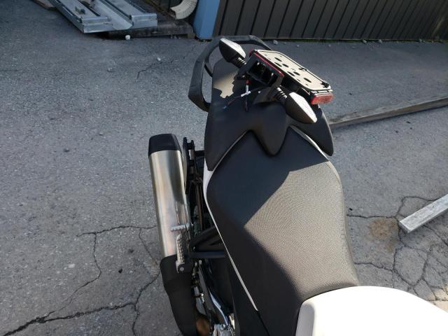 2022 APRILIA TUONO V4 1 ZD4KZUA01NS000349