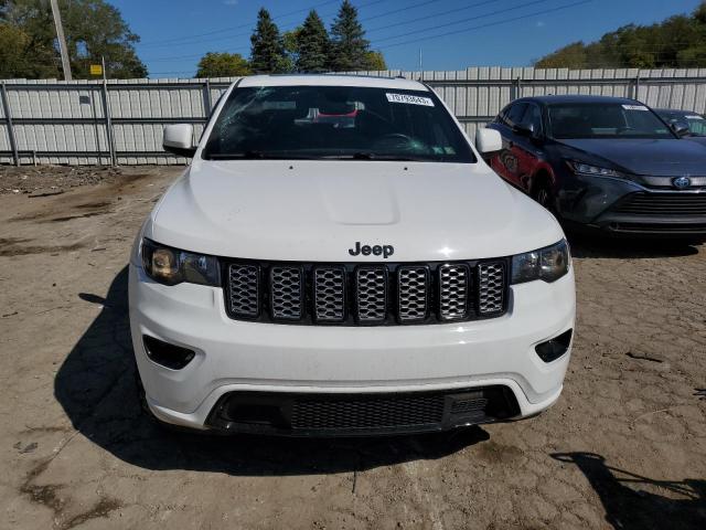 1C4RJFAG3JC285585 Jeep Grand Cherokee Laredo