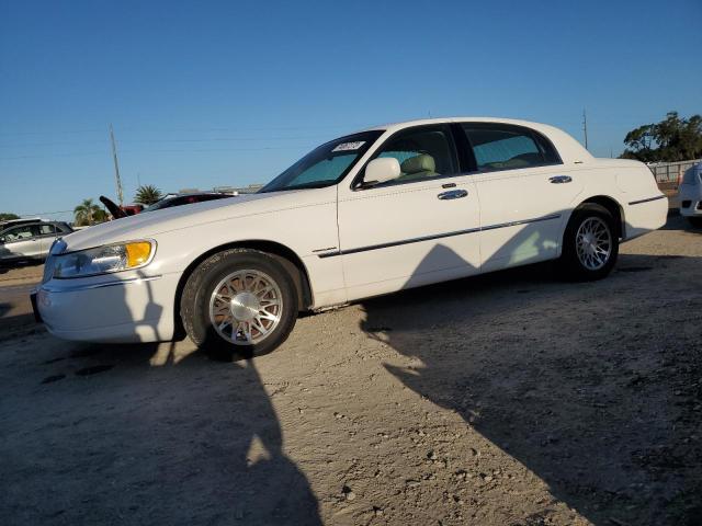 2002 Lincoln Town Car Signature