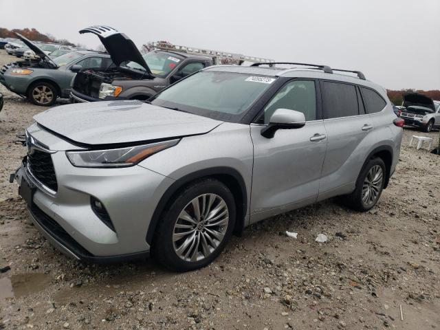 2022 Toyota Highlander Hybrid Platinum