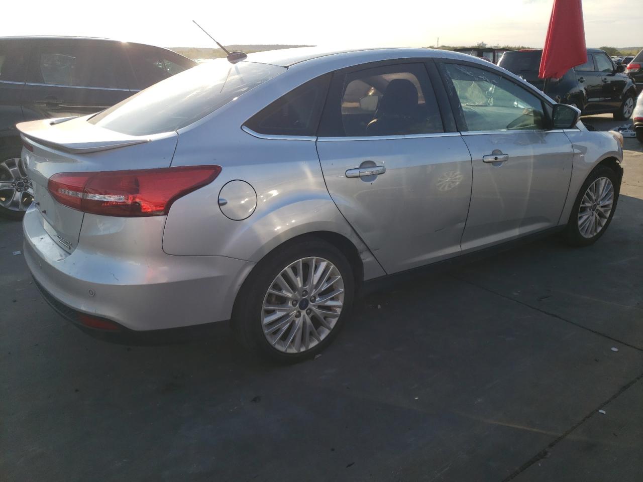 1FADP3J23GL309989 2016 Ford Focus Titanium