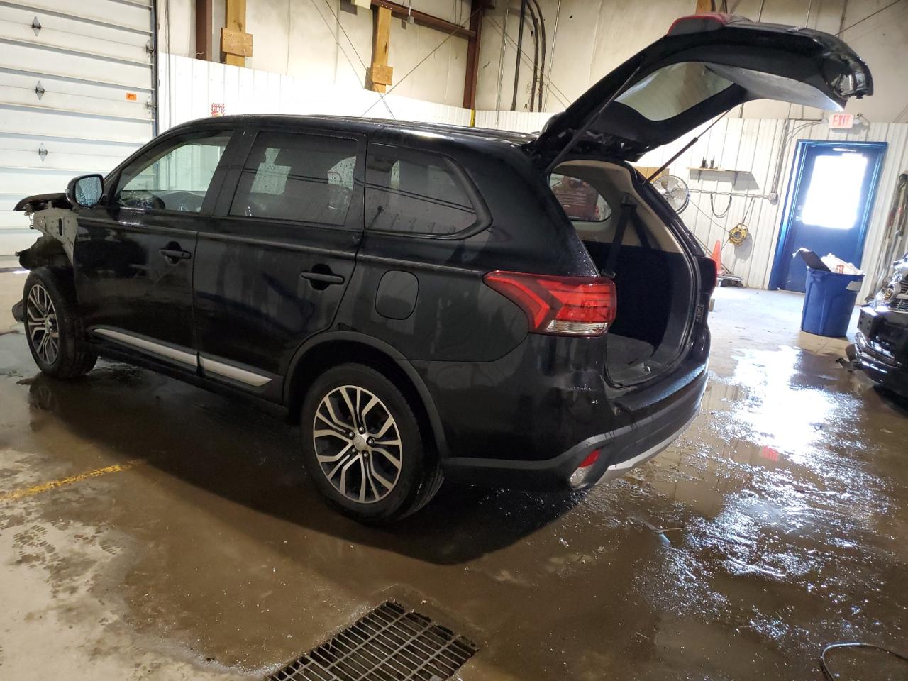 JA4AD3A34HZ066765 2017 Mitsubishi Outlander Se