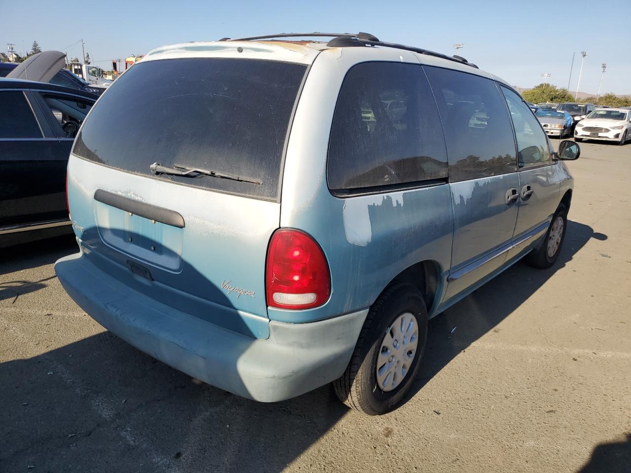 2P4FP2539TR819096 1996 Plymouth Voyager