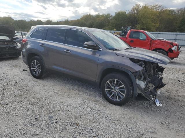 VIN 5TDKZRFH0KS560231 2019 Toyota Highlander, SE no.4