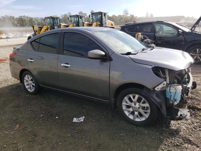  NISSAN VERSA 2018 Сірий