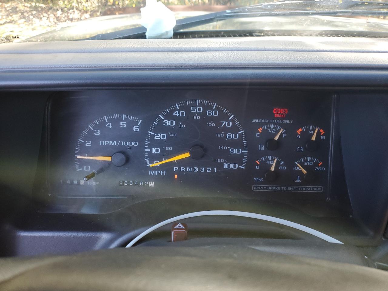 1GKEC16R9VJ728348 1997 GMC Suburban C1500
