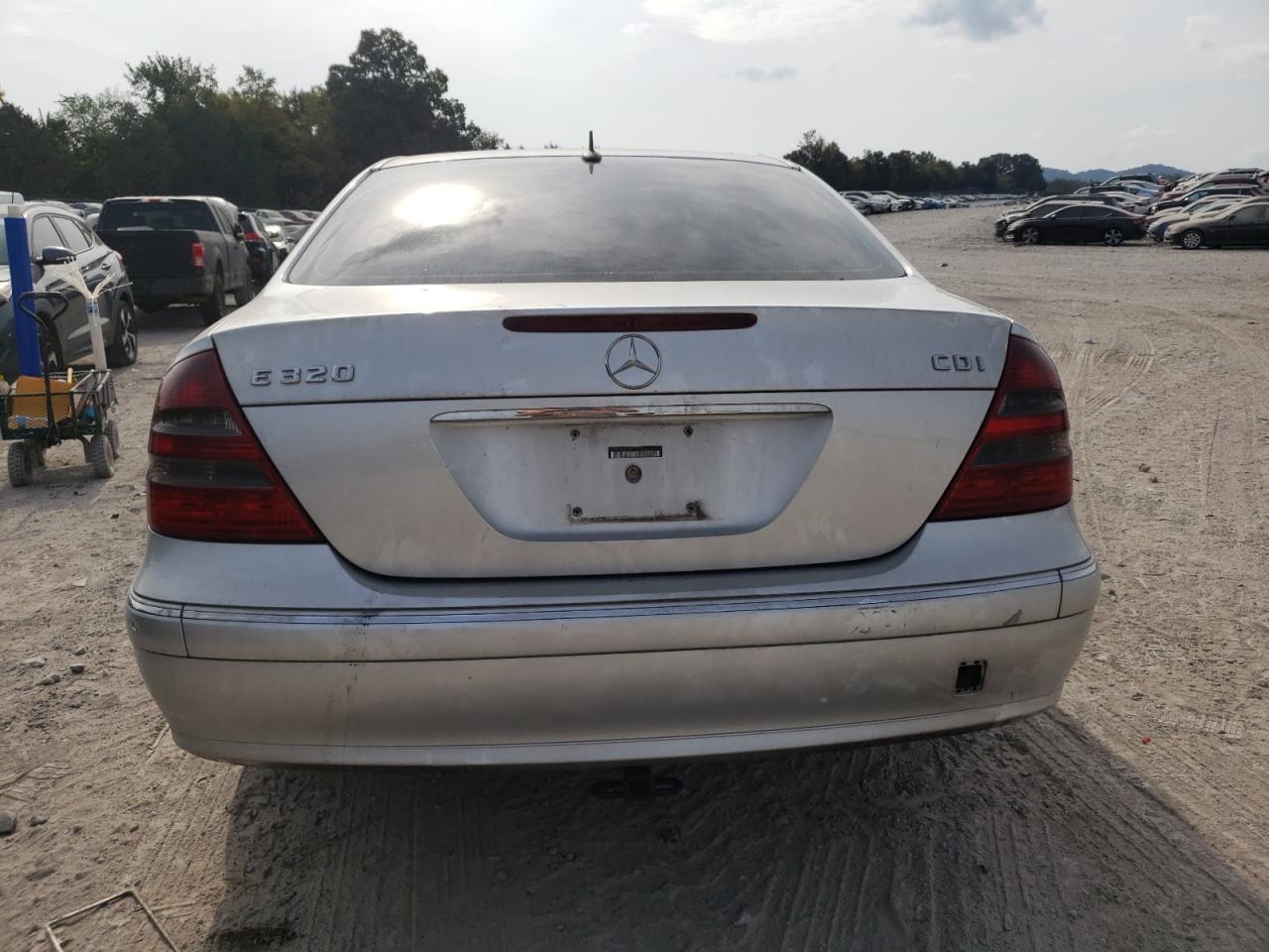 WDBUF26J15A718135 2005 Mercedes-Benz E 320 Cdi