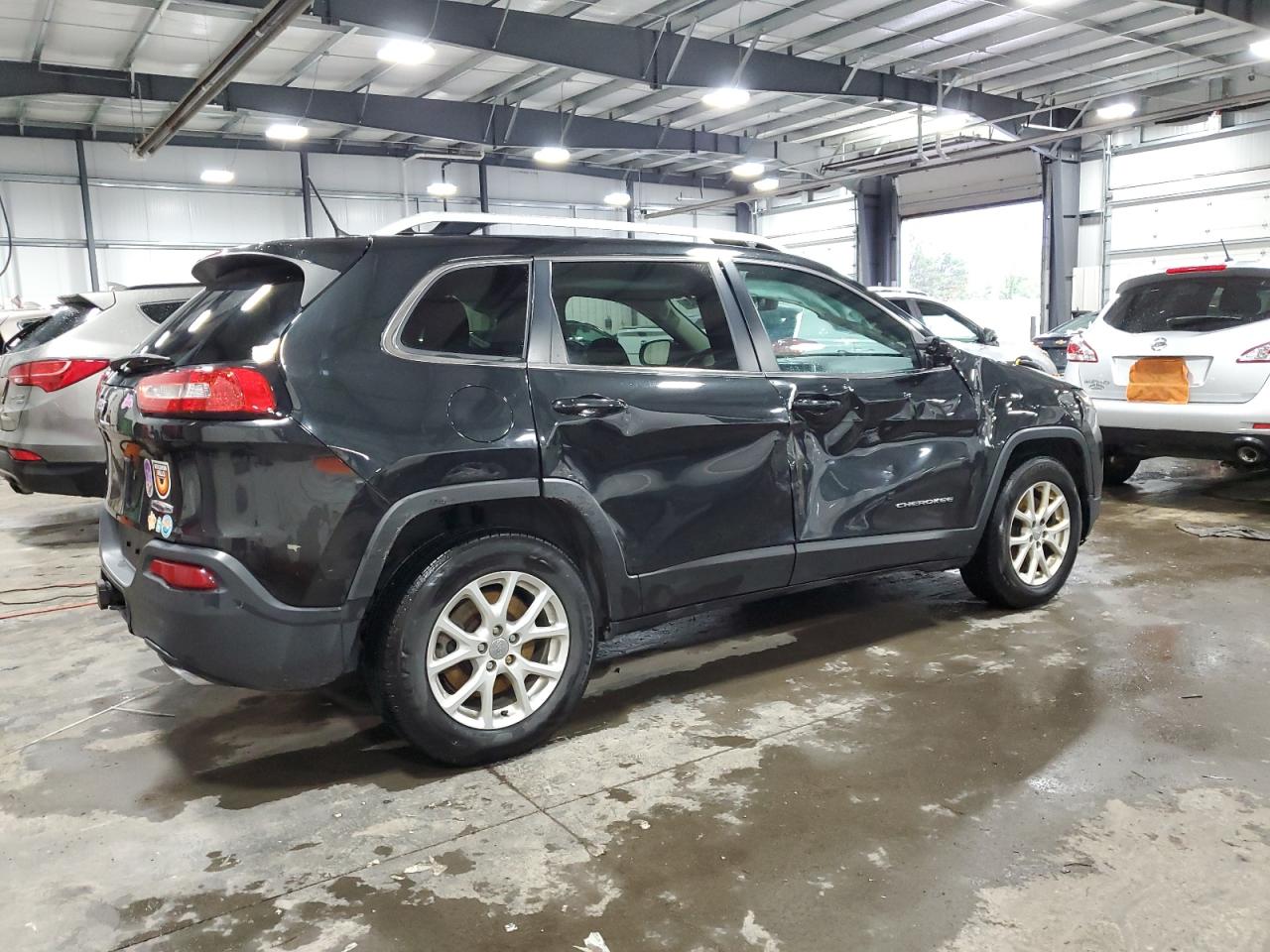 2015 Jeep Cherokee Latitude vin: 1C4PJMCS9FW652637