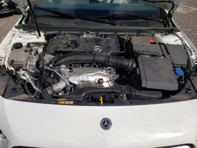 W1K3G4FB3NJ341229 Mercedes-Benz A 220 4matic