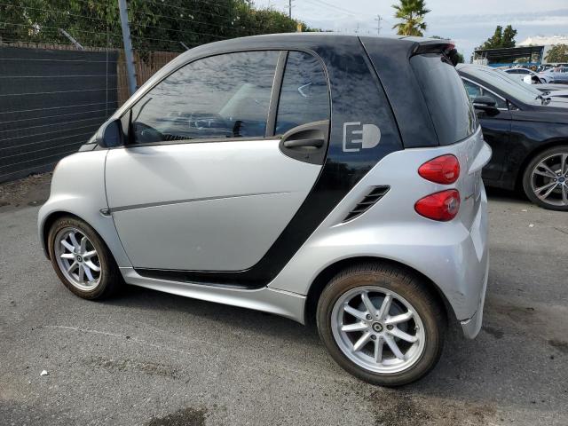 VIN WMEEJ9AA6EK775415 2014 Smart Fortwo no.2