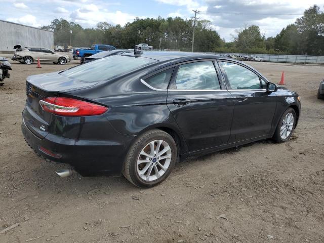 3FA6P0HD3LR201253 Ford Fusion SE 3