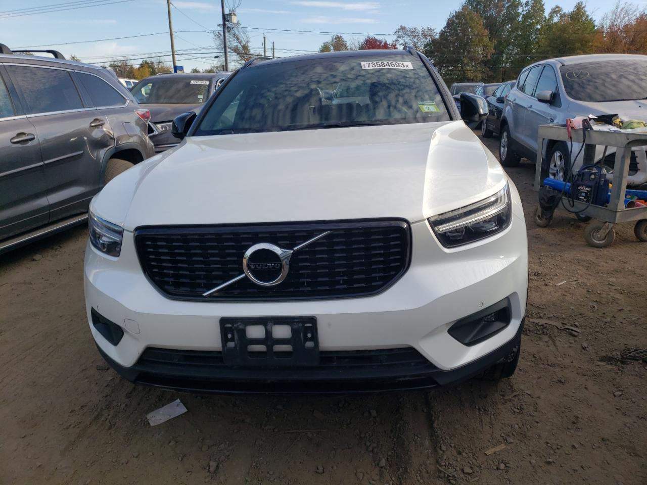 2021 Volvo Xc40 T5 R-Design vin: YV4162UM3M2497550