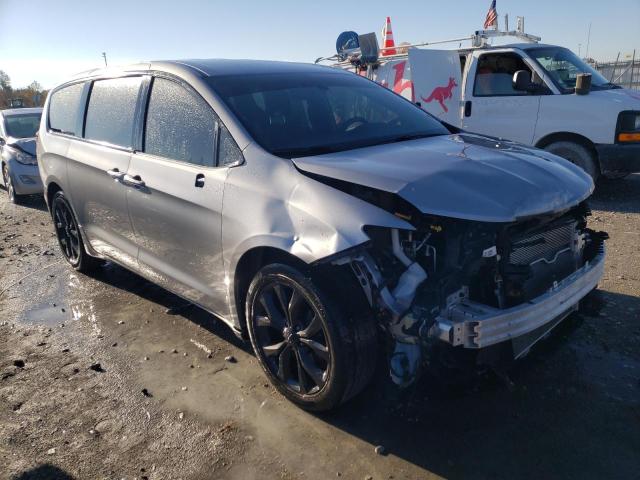 2C4RC1FG7JR333554 2018 CHRYSLER PACIFICA, photo no. 4