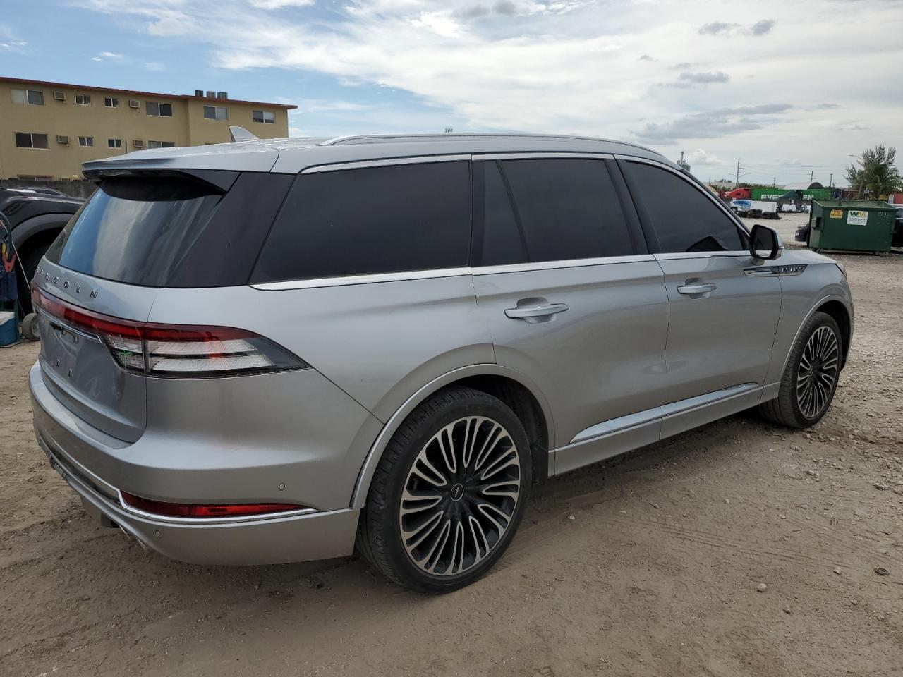 5LM5J9XC7LGL04762 Lincoln Aviator BL 3