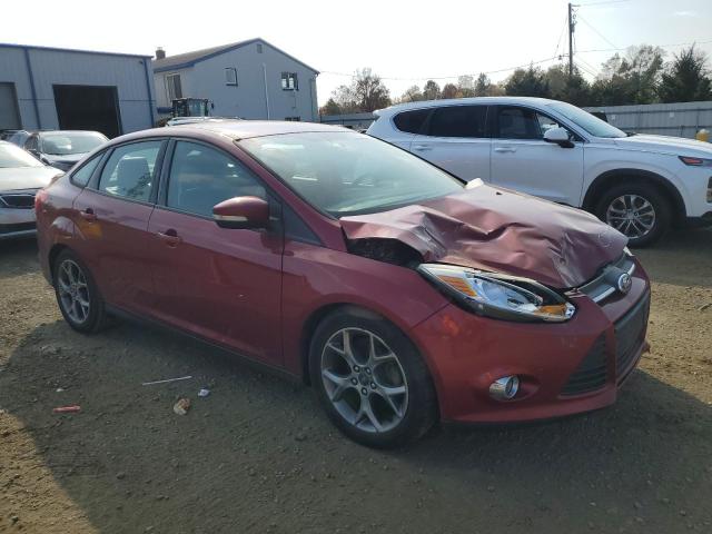  FORD FOCUS 2014 Червоний