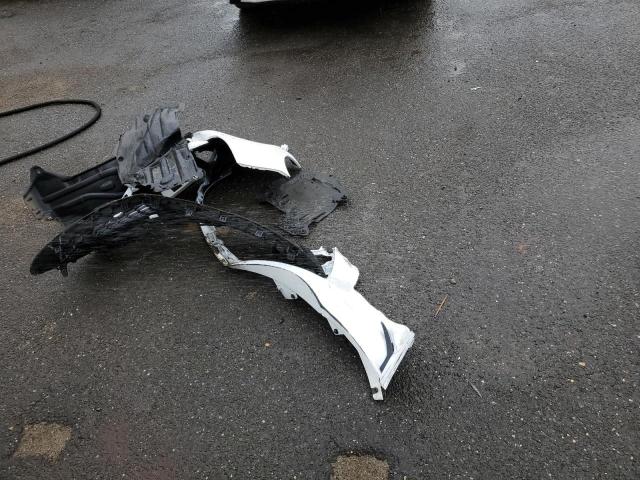 5YFEPMAE5NP331463 Toyota COROLLA LE
