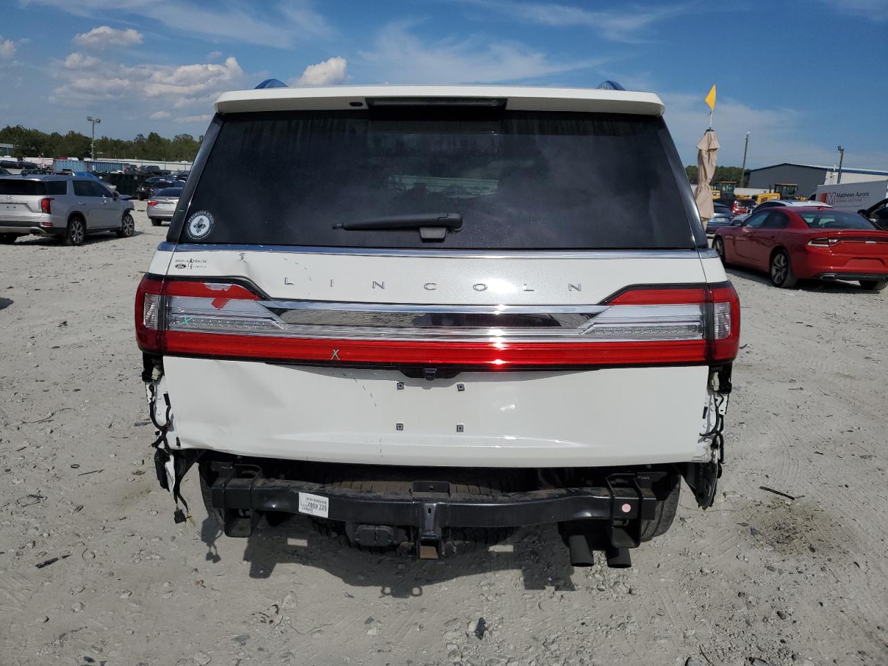 5LMJJ2LT0MEL03607 Lincoln Navigator  6