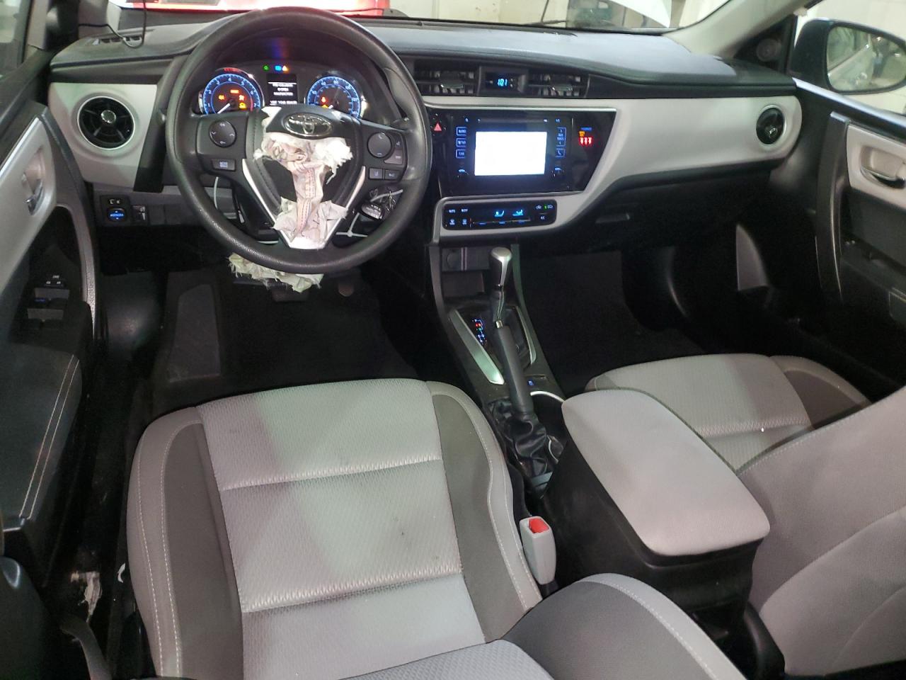 5YFBURHE2JP745423 2018 Toyota Corolla L