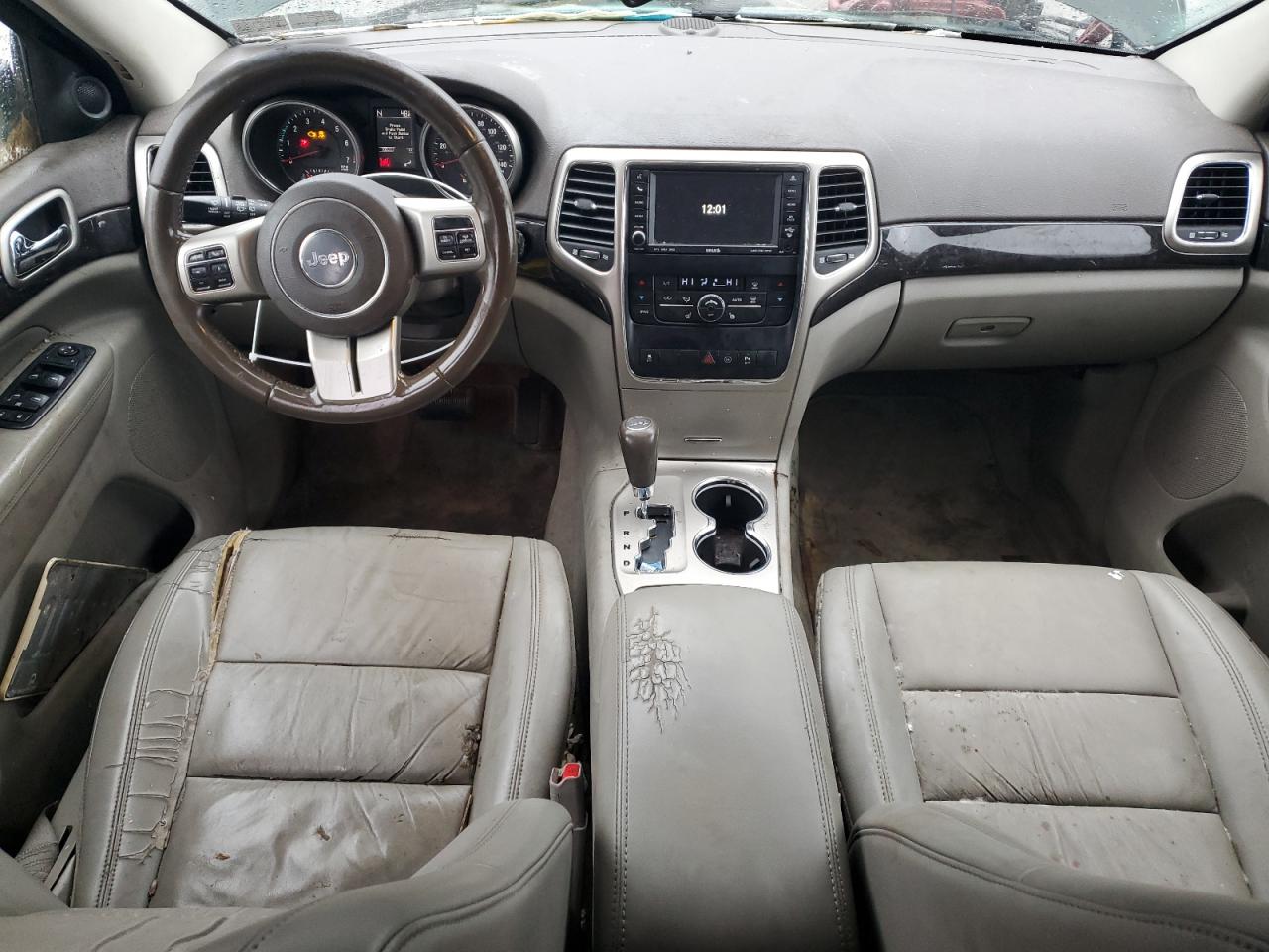 1J4RR4GG0BC520735 2011 Jeep Grand Cherokee Laredo