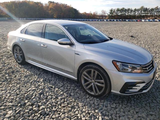  VOLKSWAGEN PASSAT 2017 Сріблястий