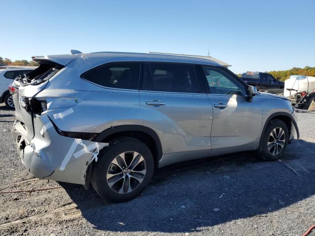 VIN 5TDHZRBHXMS106667 2021 Toyota Highlander, Xle no.3