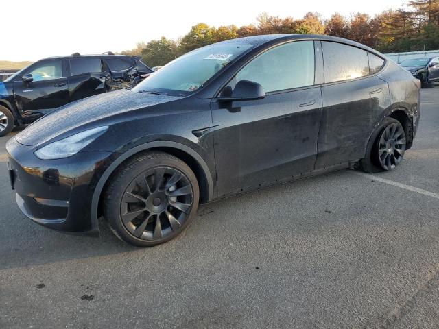 5YJYGDEE8MF084585 Tesla Model Y 