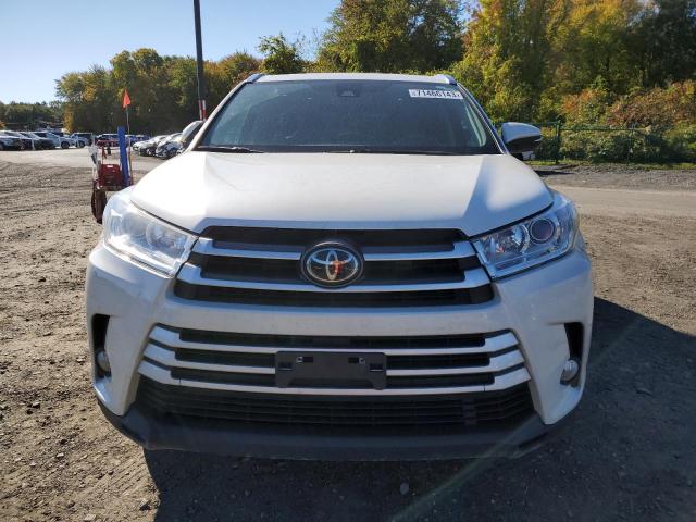 5TDJZRFH0JS525036 Toyota Highlander Se