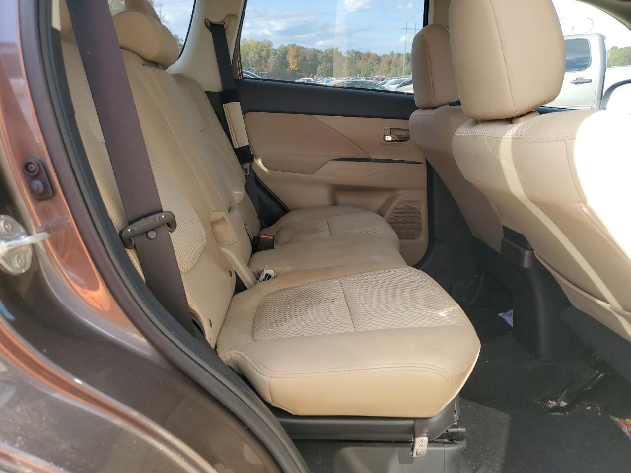 JA4AD3A39GZ006043 2016 Mitsubishi Outlander Se