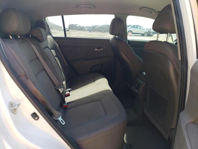 KNDPB3ACXE7578088 KIA Sportage Base