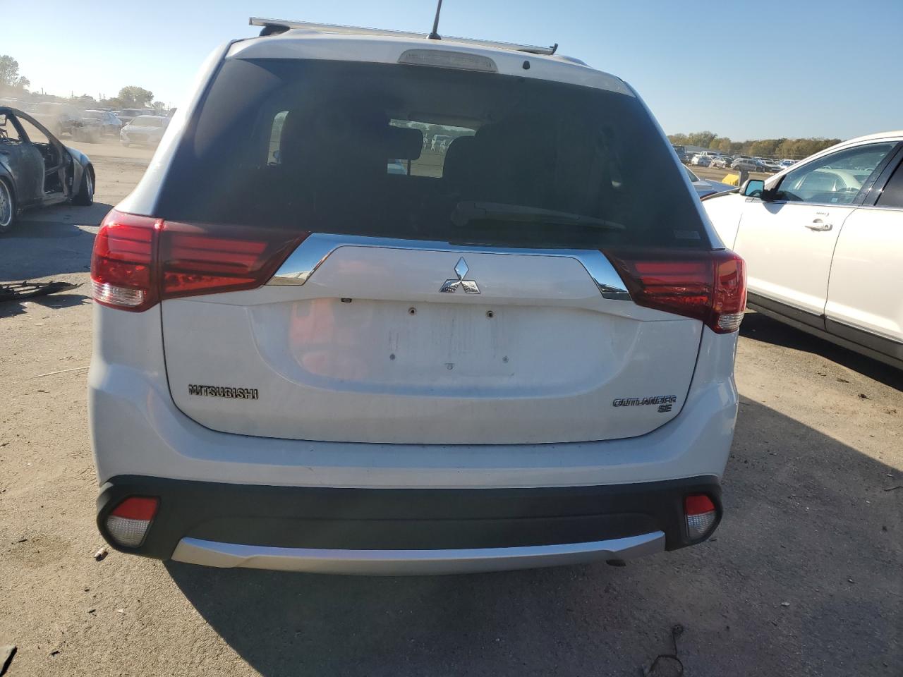 2016 Mitsubishi Outlander Se vin: JA4AZ3A37GZ011016