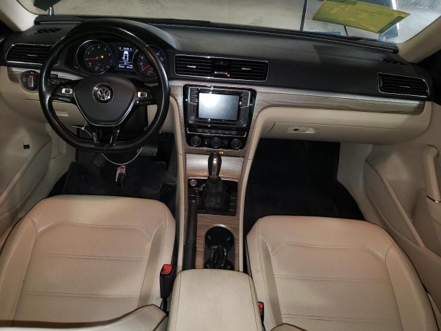  VOLKSWAGEN PASSAT 2018 Чорний
