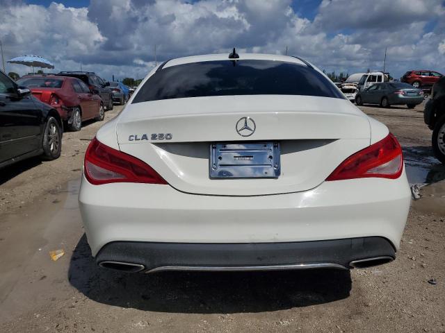 WDDSJ4EB8JN562763 Mercedes-Benz CLA 250