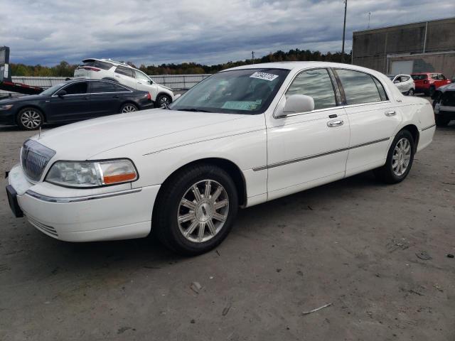 2006 Lincoln Town Car Signature Limited