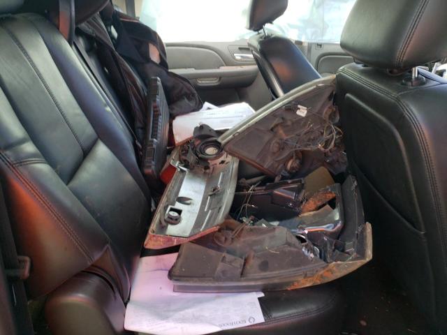 1GNSCJE0XER208749 Chevrolet Suburban C1500 Lt