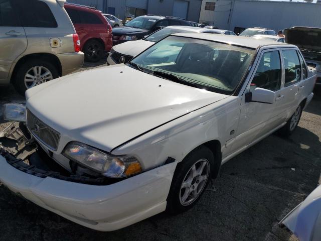 2000 Volvo S70 Base