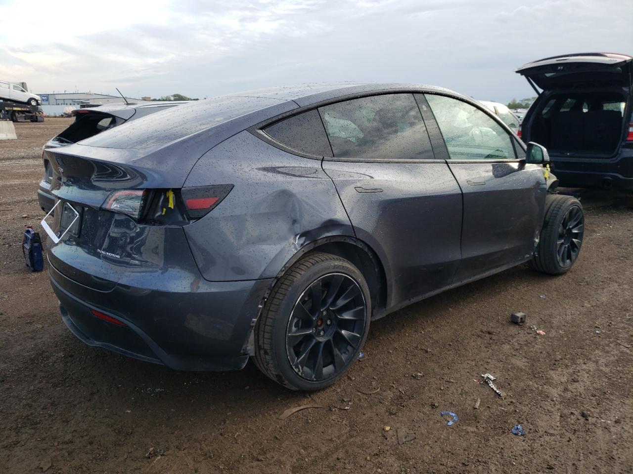 7SAYGDEE1NF387275 Tesla Model Y  3