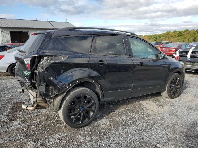 1FMCU9JD0HUE62212 Ford Escape Titanium