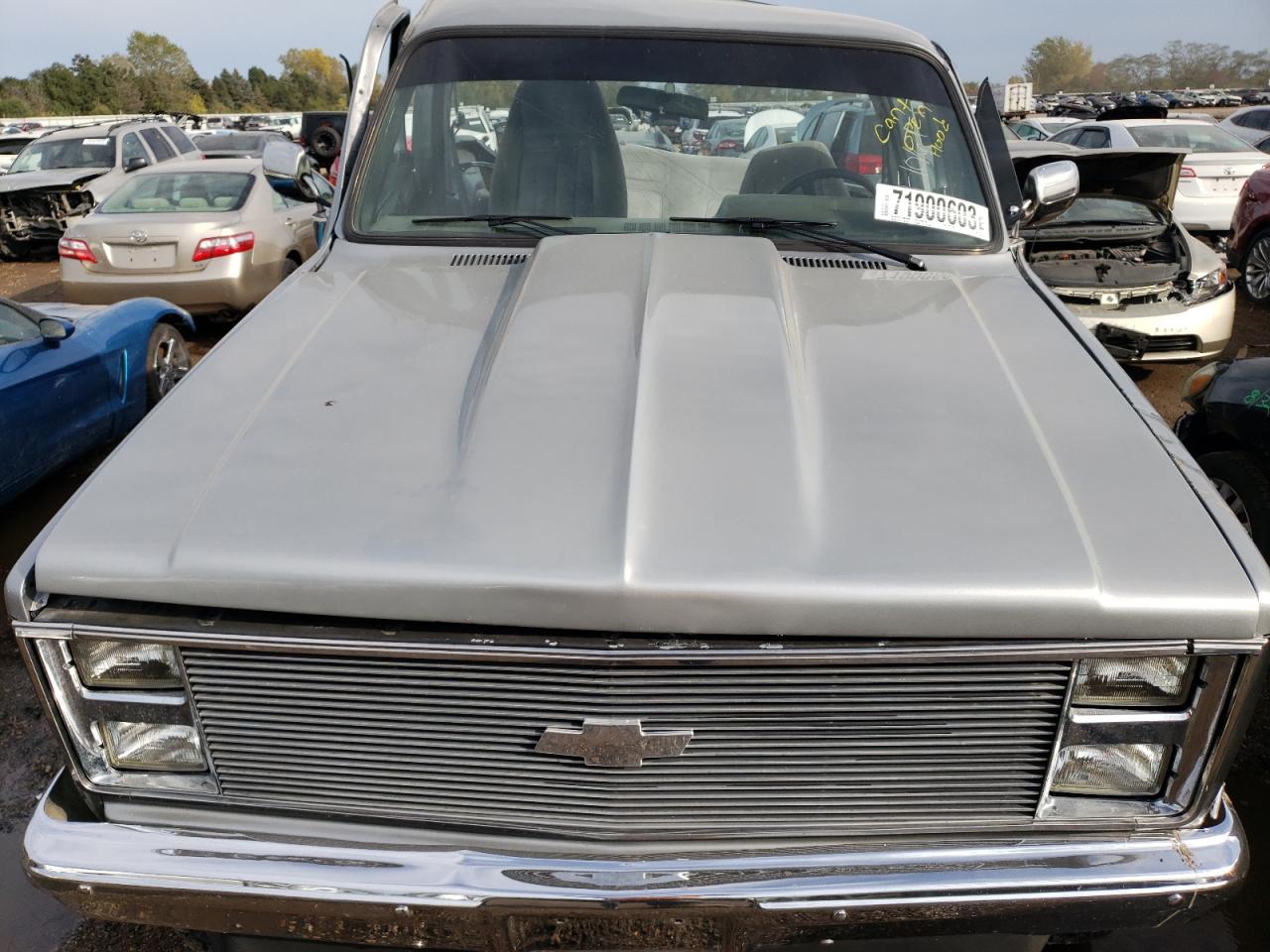 1GNEV18KXJF122552 1988 Chevrolet Blazer V10