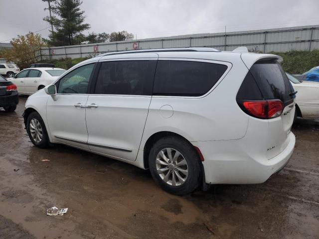 2C4RC1BG2JR132313 2018 CHRYSLER PACIFICA, photo no. 2