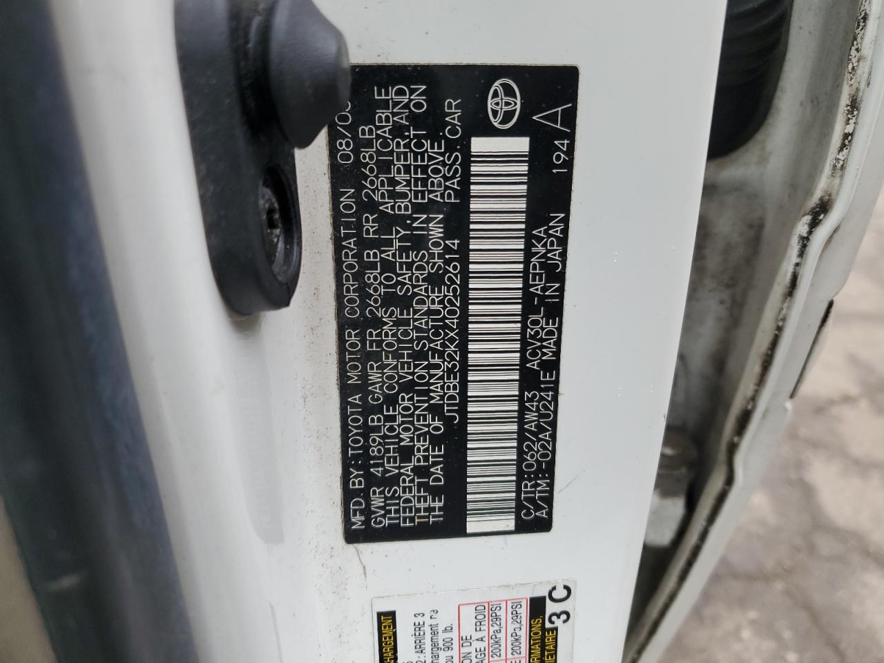 JTDBE32KX40252614 2004 Toyota Camry Le