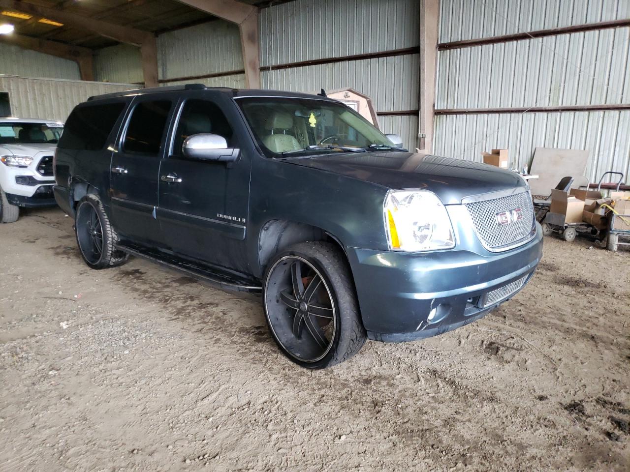 GMC Yukon Denali 2005