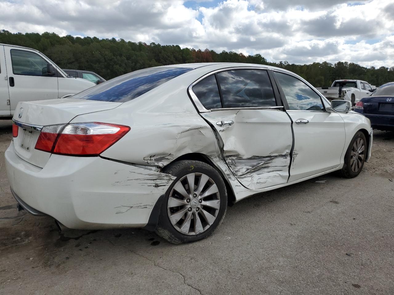 1HGCR2F77DA130894 2013 Honda Accord Ex