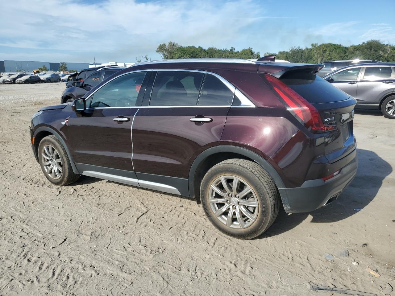 1GYFZCR40LF129827 Cadillac XT4 PREMIU 2