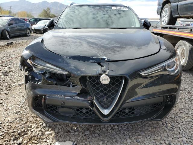 ALFA ROMEO STELVIO 2018 Чорний