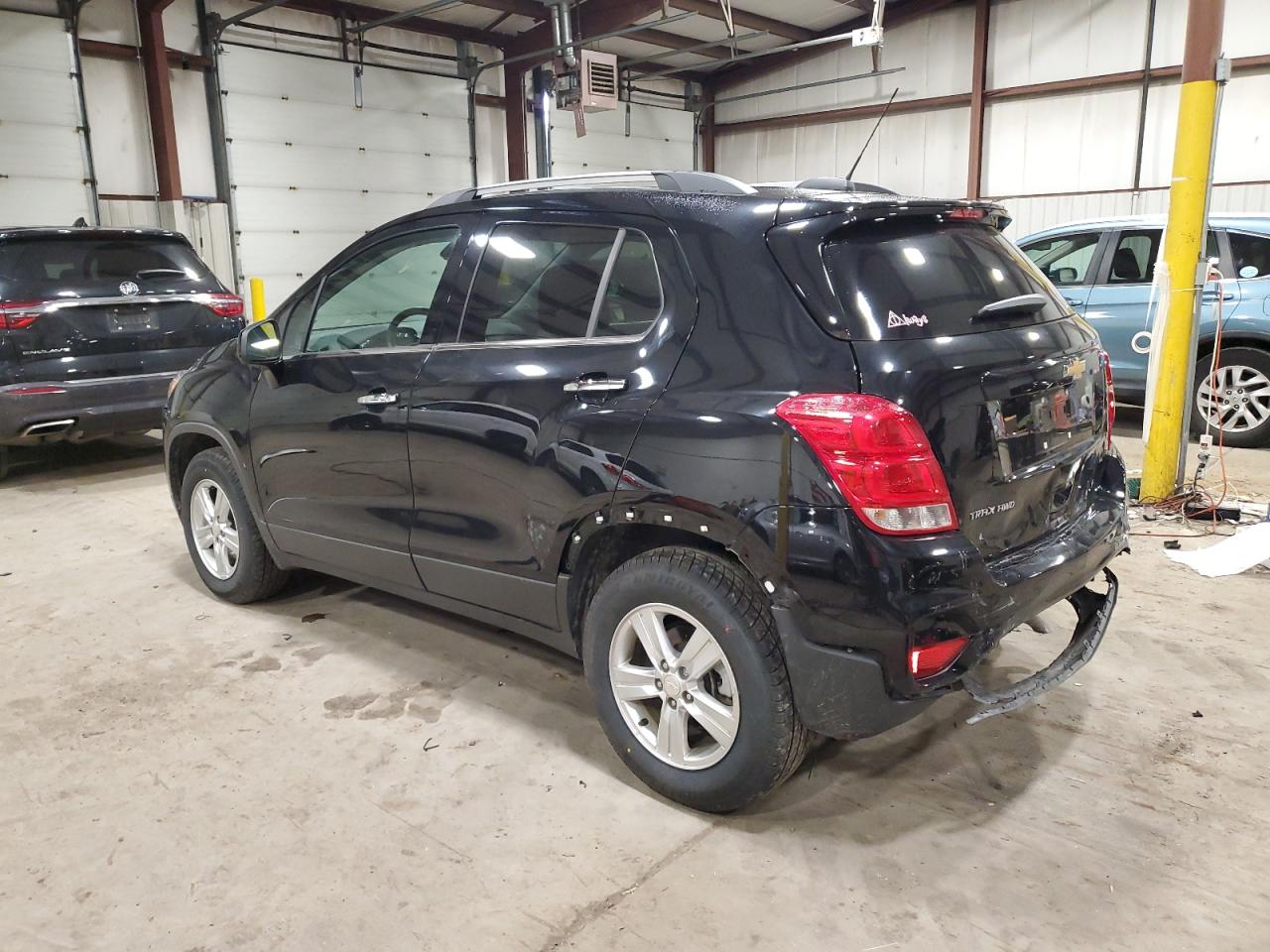 3GNCJPSB2LL321070 Chevrolet Trax 1LT 2