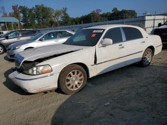 2011 Lincoln Town Car Signature Limited