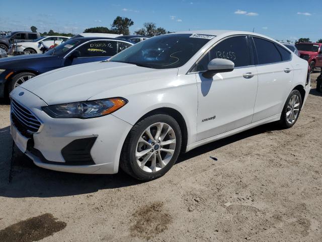 3FA6P0LUXKR226124 Ford Fusion SE