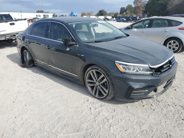  VOLKSWAGEN PASSAT 2017 Чорний