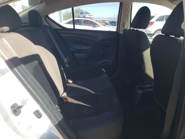  NISSAN VERSA 2018 Сірий